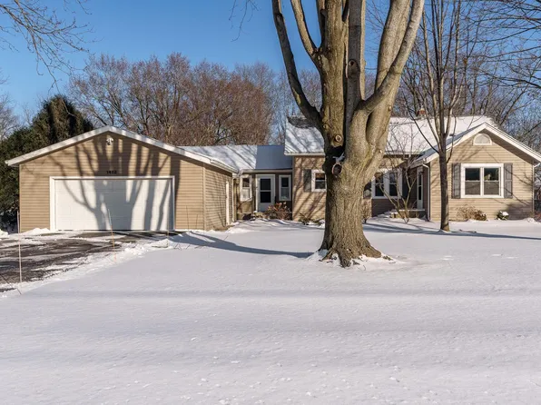 1412 Phelps Ave, Rockford, IL 61108