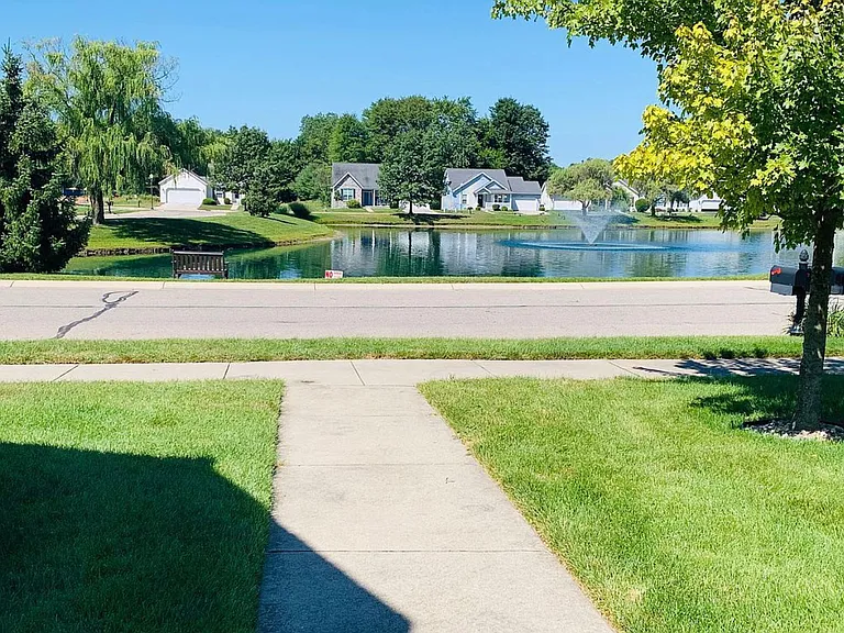 3524 Durham Ln — Photo 2