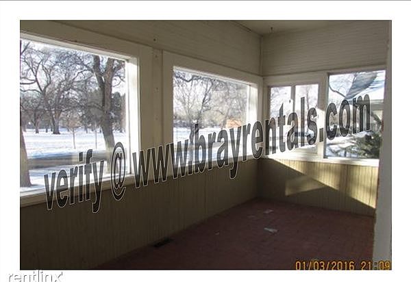 960 Hill Ave. enclosed porch