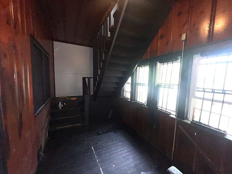 9147 S Woodlawn Ave — Photo 15