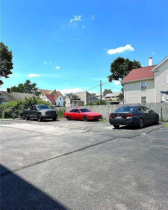 2nd image of 1043 Eddy St