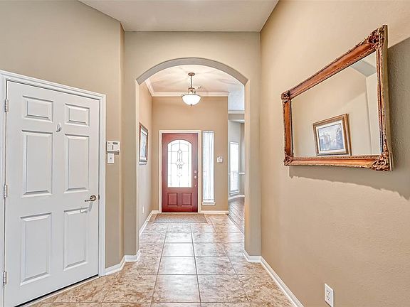 5th image of 7103 Sagebranch Ct