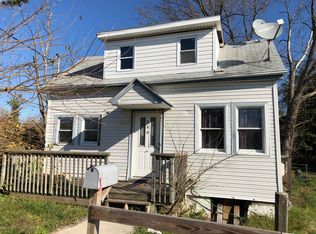 389 Slater Blvd, Staten Island, NY 10305