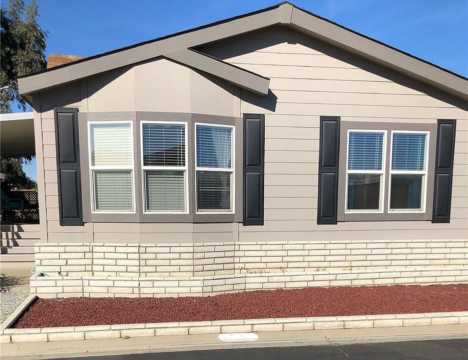 1st image of 1300 W Menlo Ave Space 72