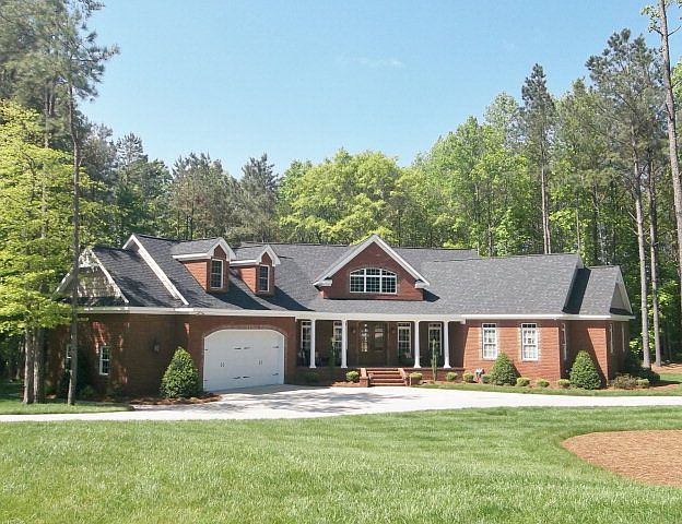 1st image of 3143 Oak Leaf Dr