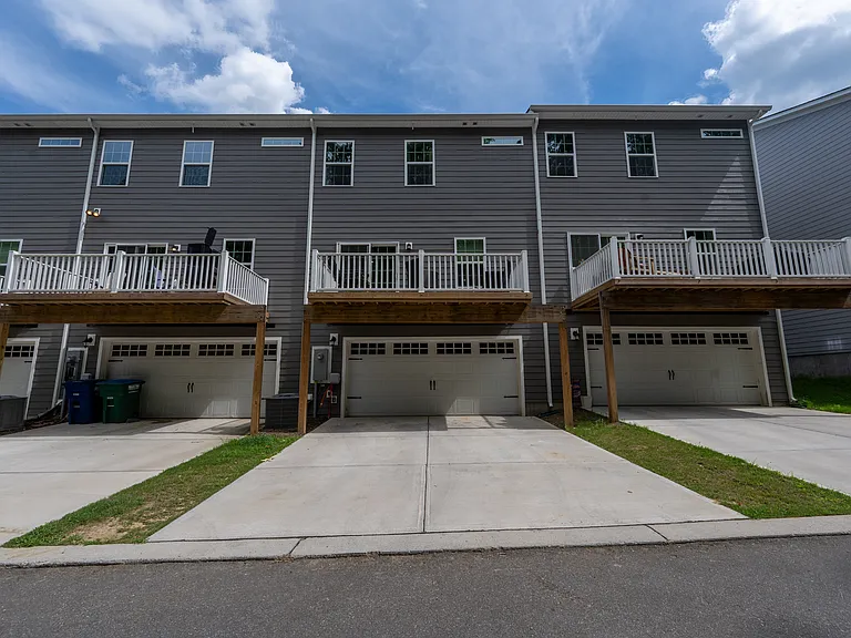 408 Serenity Cir — Photo 10