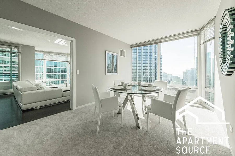 Building Photo - 345 E Ohio St #3BR3BA
