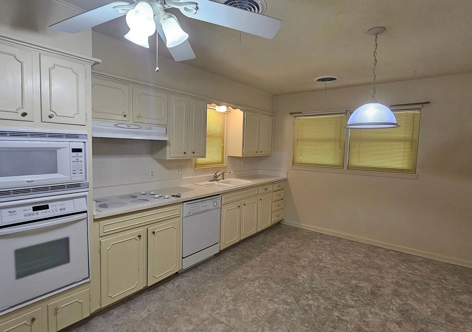 Beautiful Lawndale Home - 3br 2ba — Photo 4