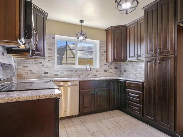 714 Junipero Serra Ave, Stockton, CA 95210