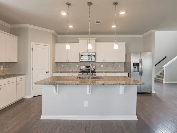 1011 Keeneland Dr, Spring Hill, TN 37174