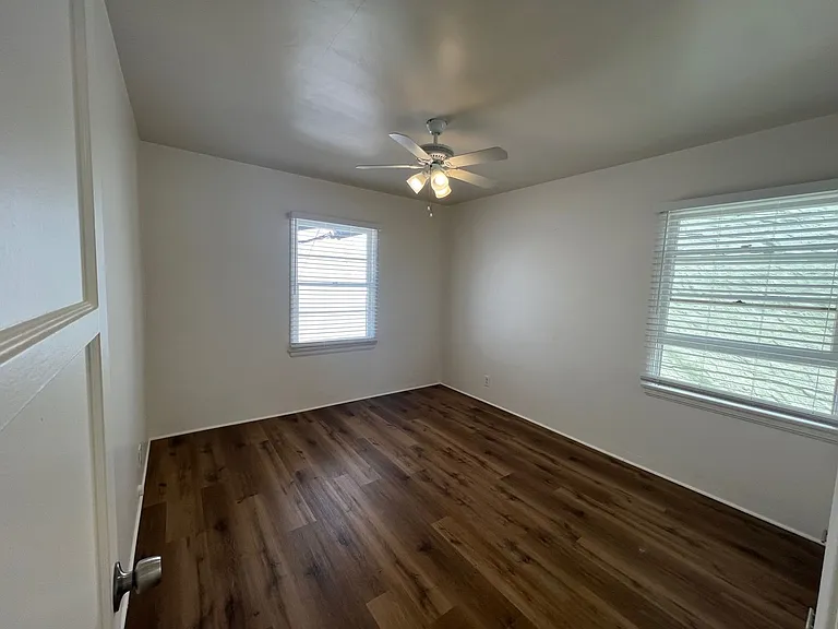 224-226 11th Pl — Photo 7