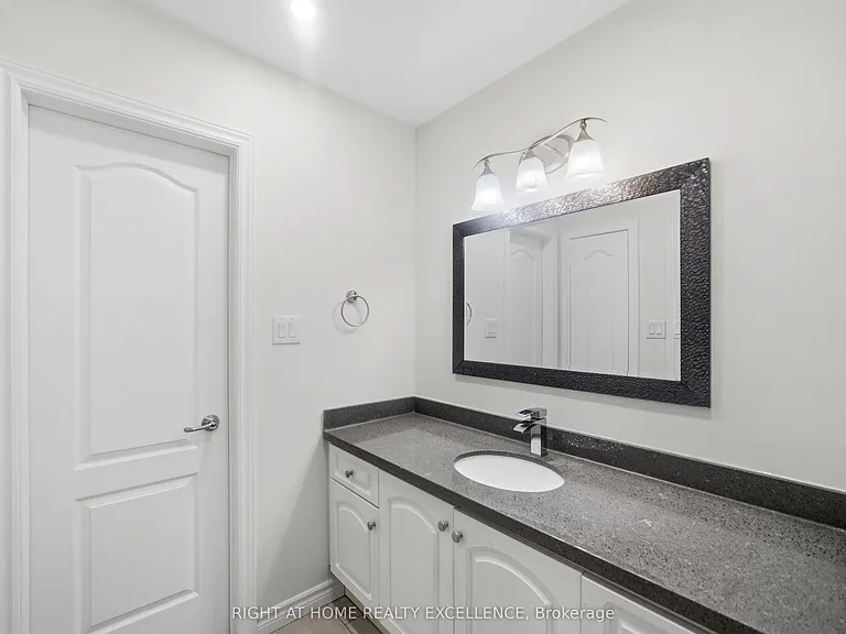 16 Whitford Ct #MAIN UPPER LEVEL — Photo 14