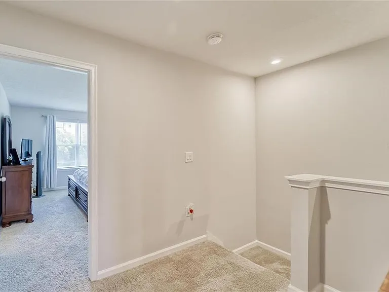 11540 Rolling Green Dr — Photo 32