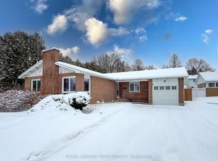 968 Walkley Rd, Ottawa, ON K1V6R3