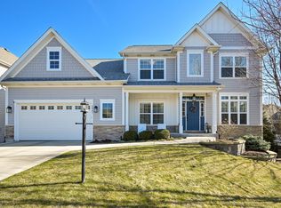 2041 Windham Cir, Wheaton, IL 60187