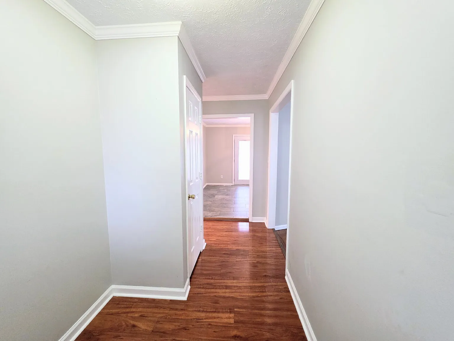 3 bed, 2.0 bath, 1705 sqft, $1,625 — Photo 2