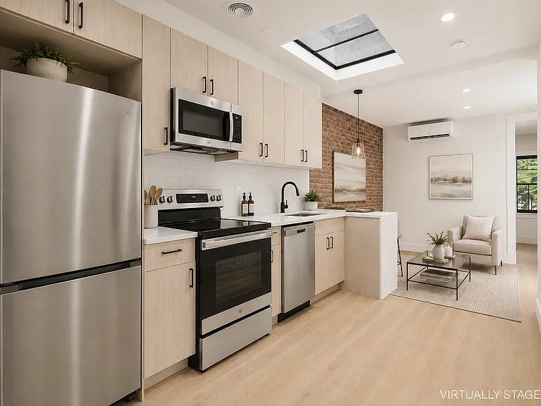 1012 Halsey St #3 — Photo 2