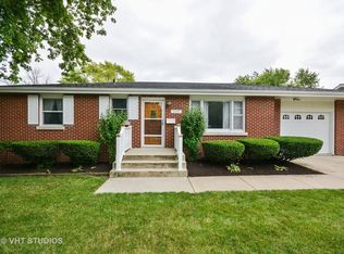 324 W State St, North Aurora, IL 60542