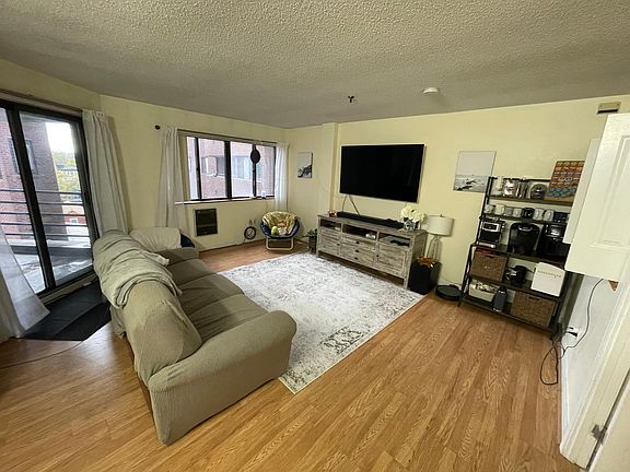4th image of 145 Kelton St #2B-2Ba