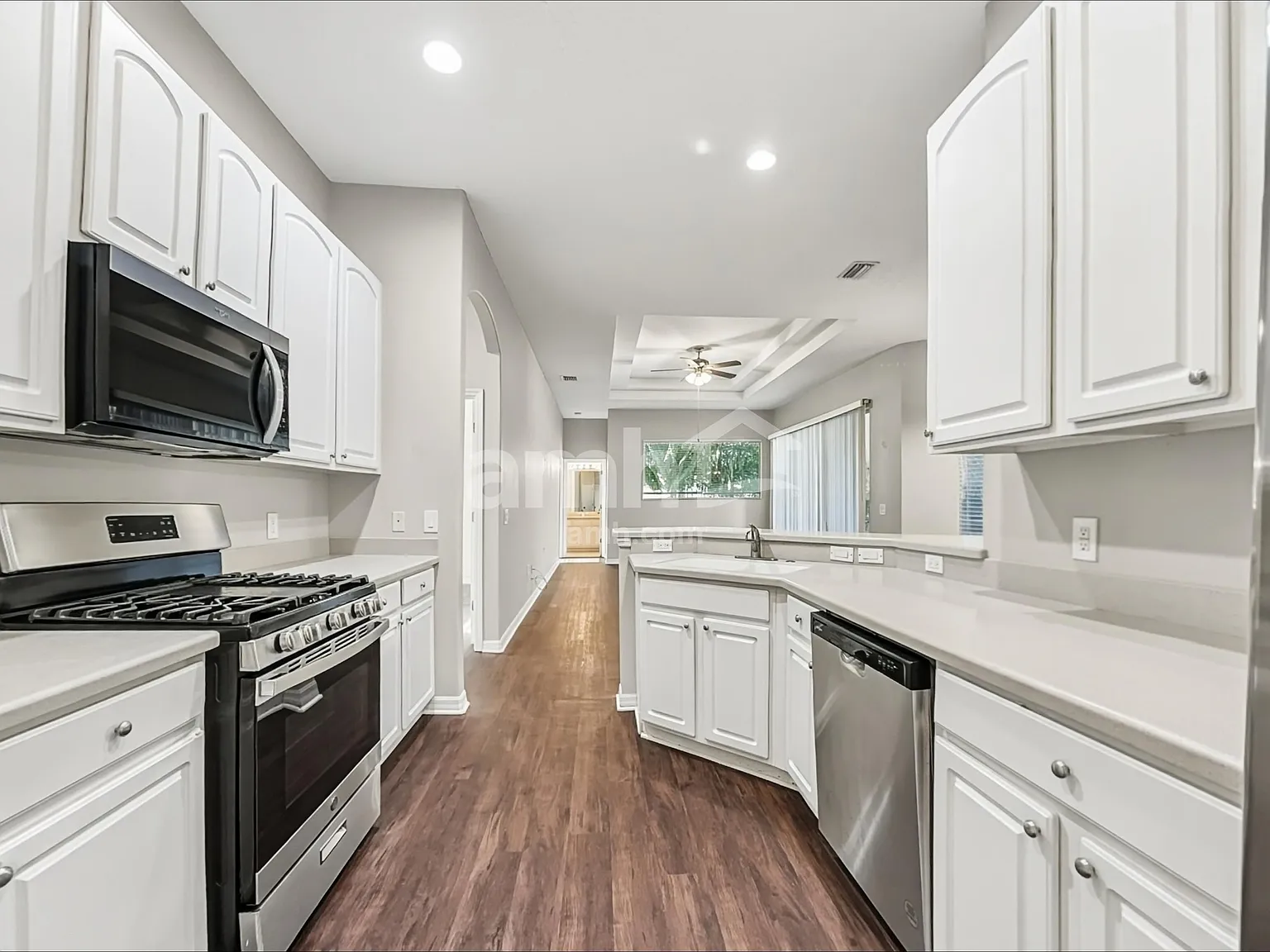 4 bed, 3.0 bath, 2225 sqft, $2,990 — Photo 4