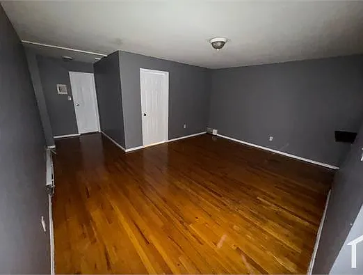 342 Roseville Ave #2C — Photo 2