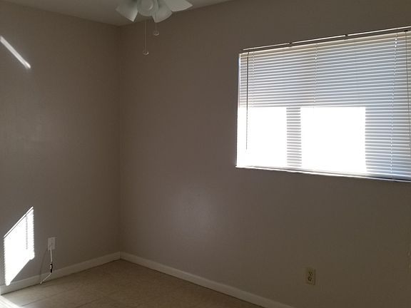 5th image of 938 SE 24th Ave