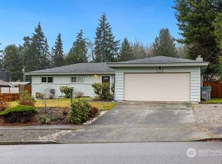 2908 NE Rozewood Dr, Bremerton, WA 98310