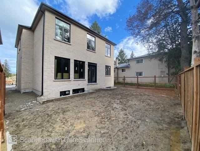 2nd image of 16 McCachen St S