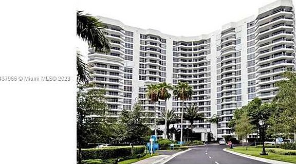 2nd image of 3600 Mystic Pointe Dr APT 1504