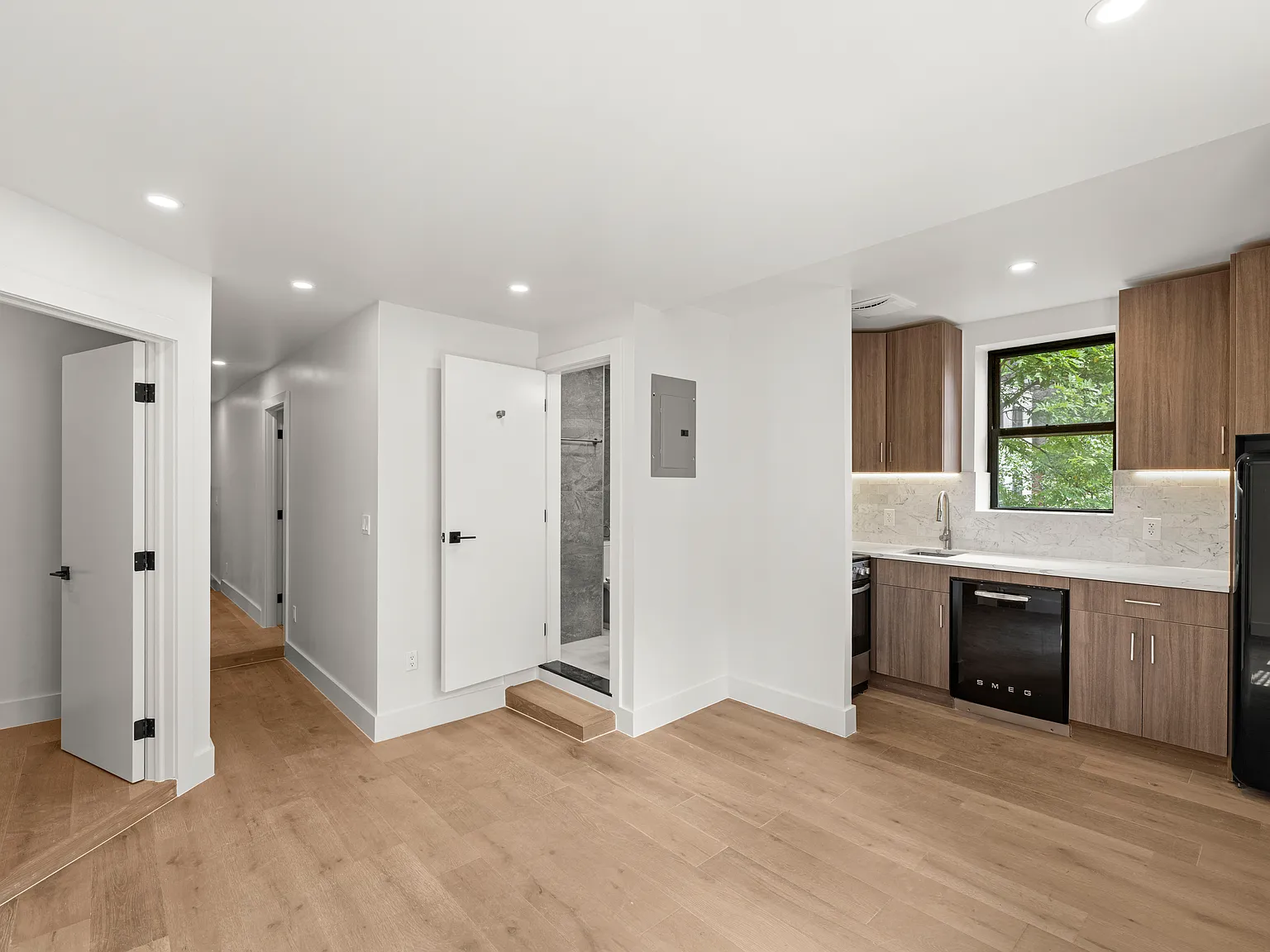 236 West 15th Street — Photo 3