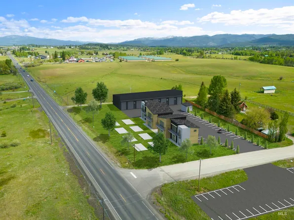 4 Pleasant Acres Dr, McCall, ID 83638
