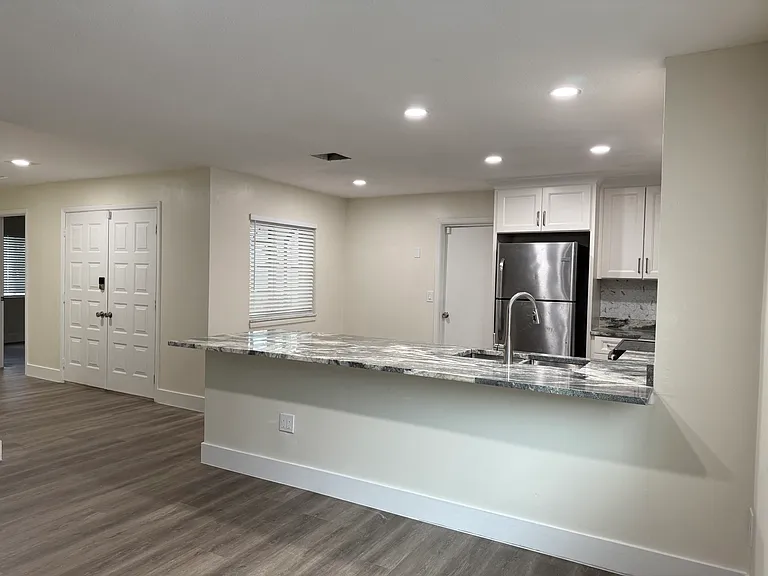 995 Beach Breeze Dr — Photo 16
