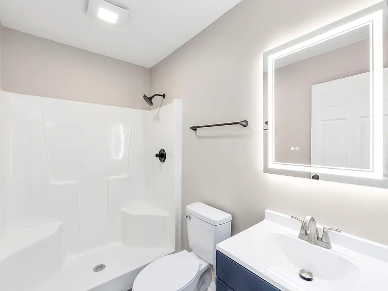 135 W Grand Ave #A — Photo 12