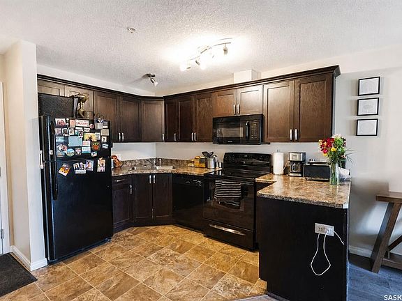 2nd image of UNIT 102-1501 15th STREET E
