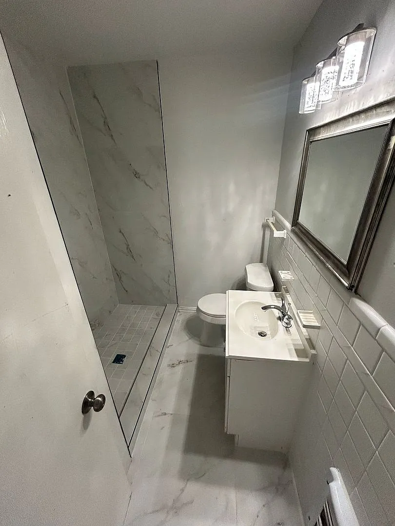 2129 E Illinois Ave — Photo 2
