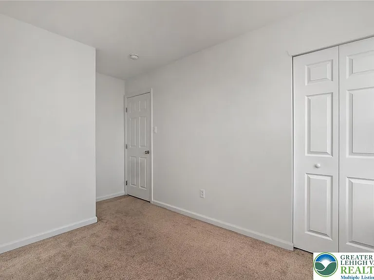 1096 Sparrow Way — Photo 38