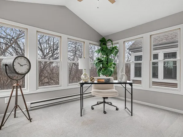 15024 Windemere Ln, Burnsville, MN 55306