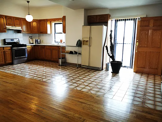 Rented by Winzone Realty Inc | media 4