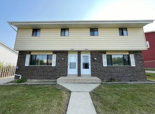 8543 W Fairy Chasm Dr, Milwaukee, WI 53224