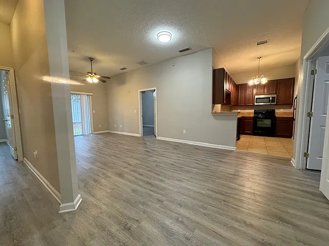 7043 Deer Lodge Cir — Photo 2