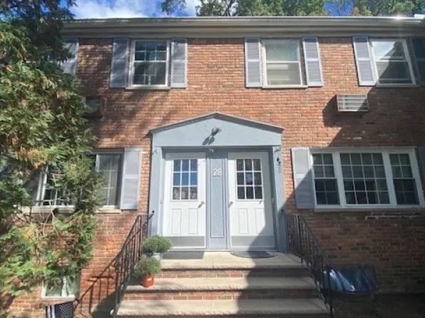 28 Wedgewood Dr APT 42, Verona, NJ 07044