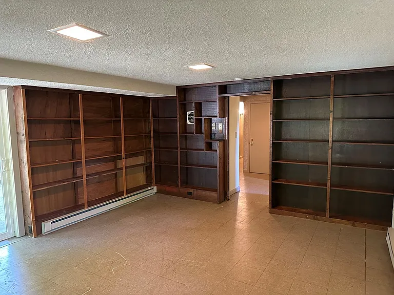 744 Crescent Dr #4 — Photo 2