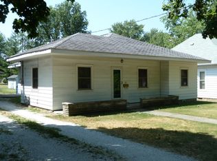 721 E Chestnut St, Olney, IL 62450