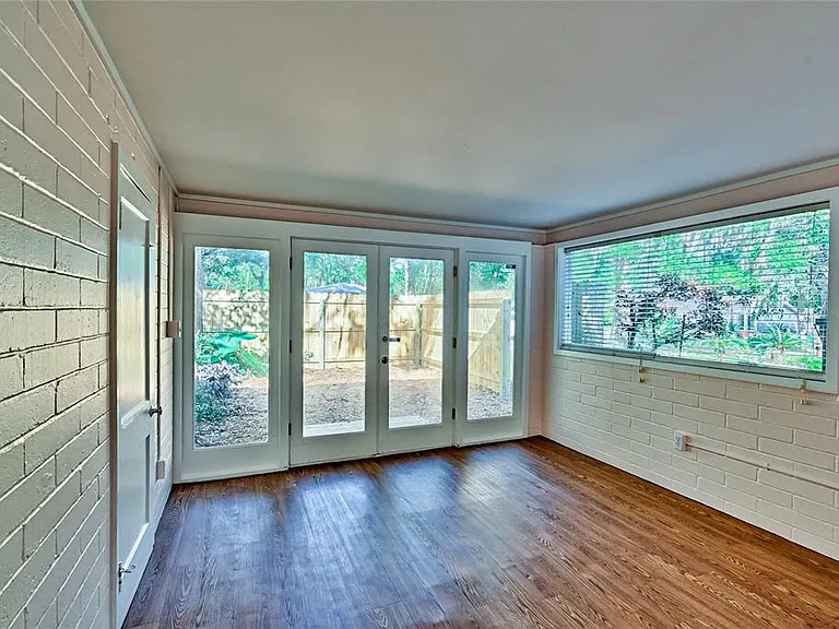 725 NW 33rd Ave — Photo 12