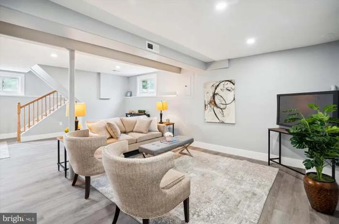 3 bed, 1080 sqft, $3,000 — Photo 3