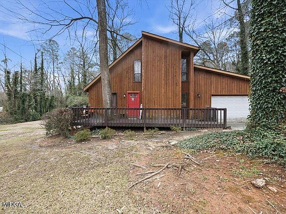 3rd image of 658 Tucker Rd