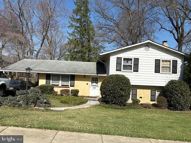 1st image of 210 Courthouse Cir SW