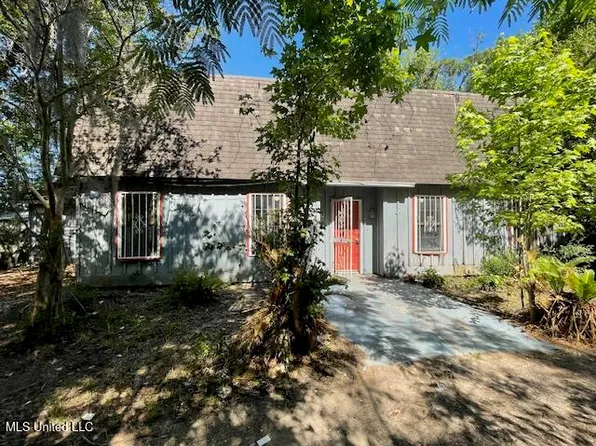 10411 Riverroad Dr, Biloxi, MS 39503