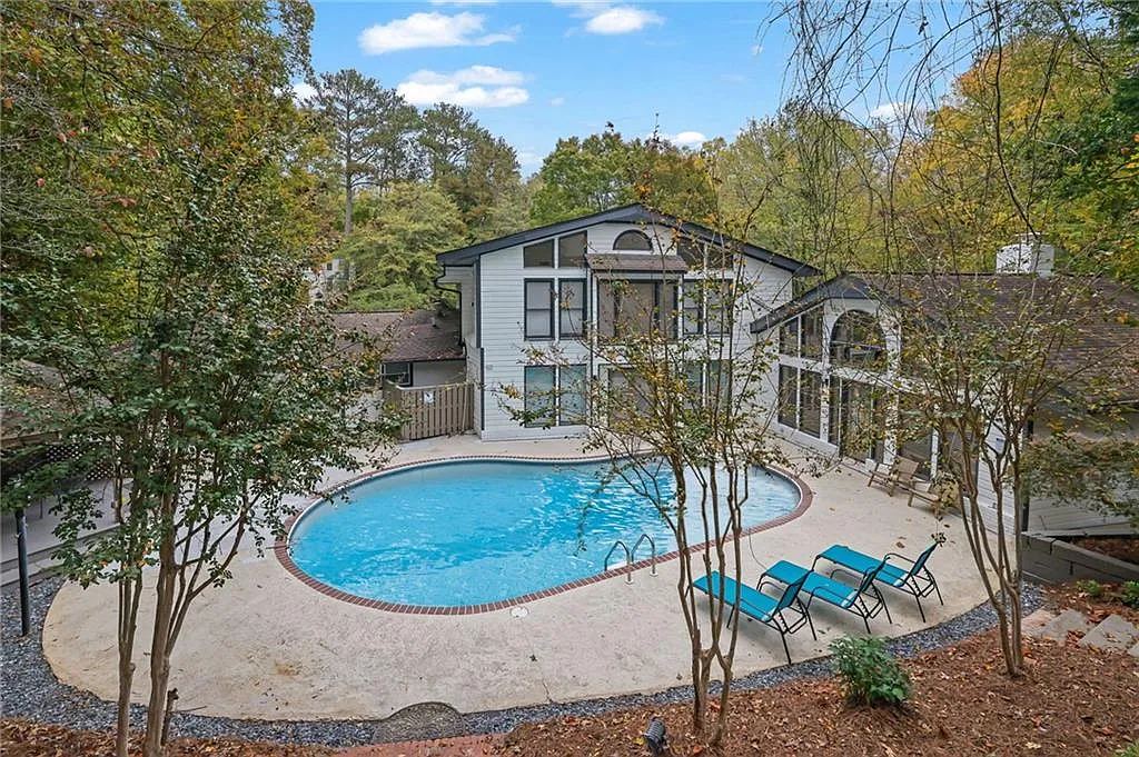8 bed, 8.0 bath, 4075 sqft, $16,000 — Photo 4