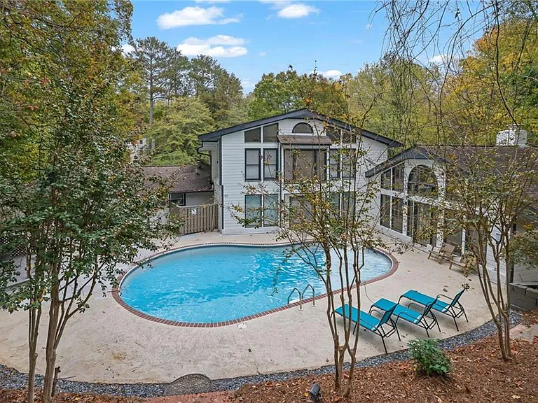 3018 W Pine Valley Rd NW — Photo 4